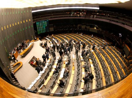 Câmara tenta mais uma vez votar a “reforma política”