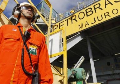 Petroleiros não aceitam proposta de arrocho salarial