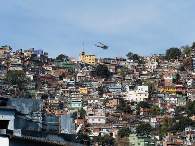 Seis maiores bilionários no Brasil têm a mesma riqueza que 100 milhões mais pobres
