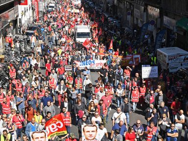 Franceses contra corte de direitos por lei de Macron