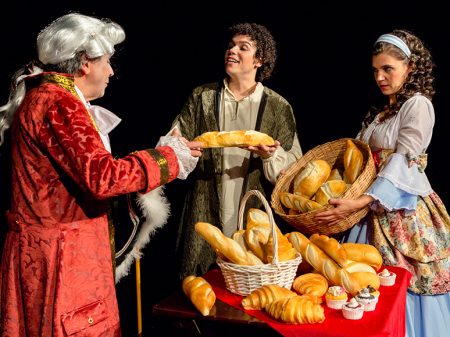“Canção Dentro do Pão”: peça garante boas risadas no Teatro Denoy de Oliveira