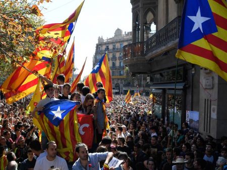 Desemprego gerado pelo arrocho pró-bancos  de Mariano Rajoy infla o separatismo catalão