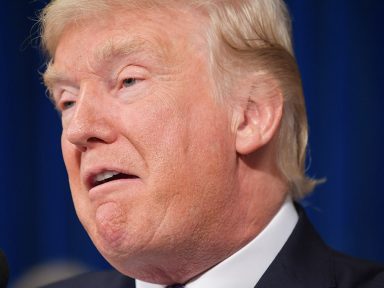 EUA: Secretário de Estado jura  que não apelidou  Trump de imbecil