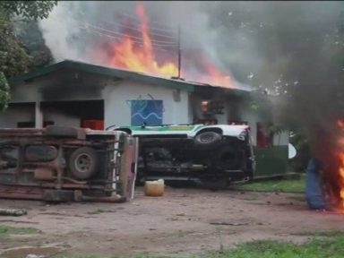 Garimpeiros incendeiam sedes e veículos de órgãos ambientais no Amazonas