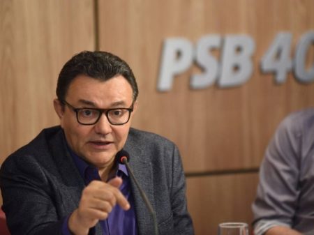 PSB decide dar ultimato a parlamentares adesistas