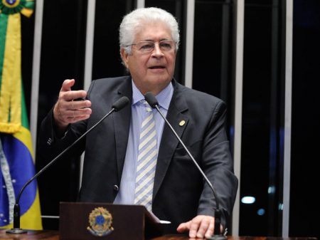 Para Requião, Temer dar pré-sal a múlti é corrupção, mas se Dilma entrega não é