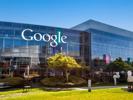 Google vai mudar algoritmo para censurar mais RT e Sputnik