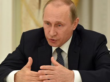 Putin: indústria da Defesa deve estar apta a produzir em ritmo de guerra