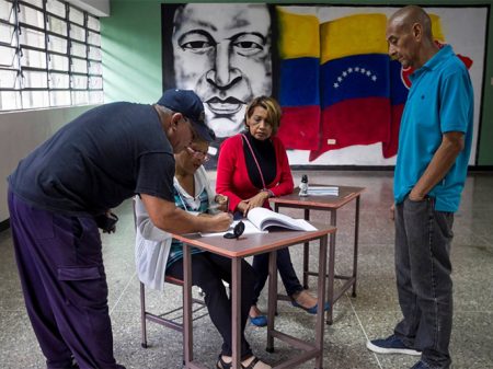 Candidato a prefeito de Caracas pelo PPT e PCV denuncia que não teve o seu nome na cédula