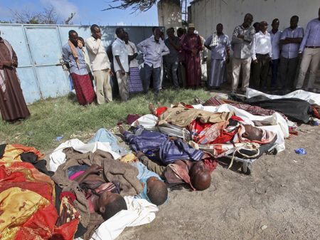 Ataque dos EUA a aldeia na Somália assassina 10 civis