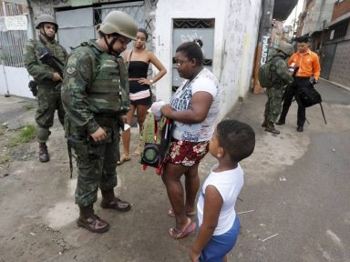 Temer se gaba de ter aplicado uma jogada de mestre no Exército