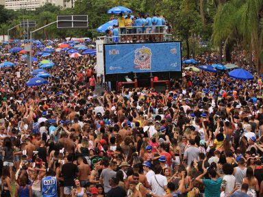 Carnaval de rua com força total!