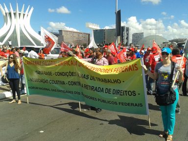 Servidores Públicos reforçam convocação de greve geral dia 19