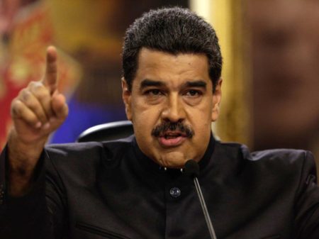 Maduro diz que irá ao Peru “chova, troveje ou relampeje”
