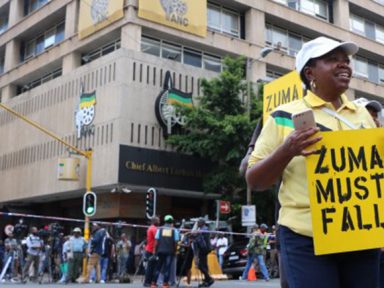 CNA discute saída de Zuma acusado de receber reforma de residência como propina