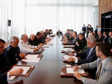 ‘Conselho’ de Temer, repleto de investigados, apoia jogar FFAA numa furada