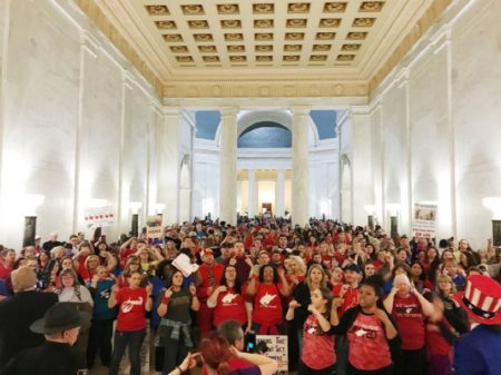 Professores da Virgínia fazem greve e conquistam 5% de reajuste