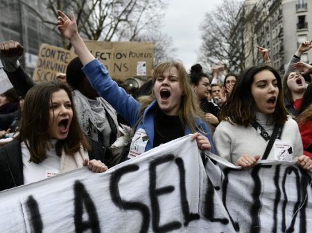França: greve de servidores é acompanhada de atos com 500.000