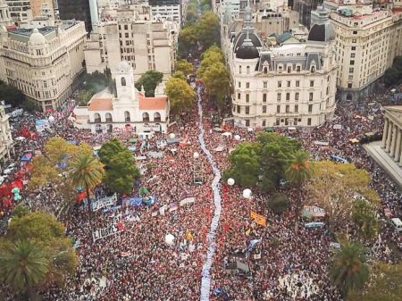 Argentina: multidão denuncia política da fome de Macri