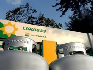 AEPET barra entrega de Liquigás para Ultragaz