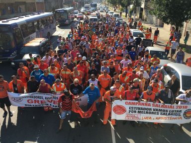 Estivadores de Santos entram em greve por aumento salarial