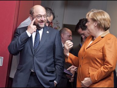 SPD incorre em estelionato eleitoral e sustenta Merkel