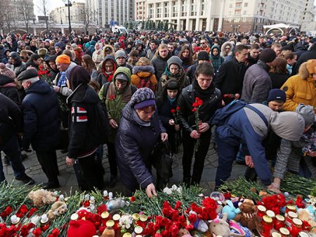 Rússia faz dia nacional de homenagem às vítimas do incêndio