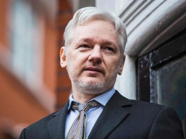 Assange: “governo inglês é só hipocrisia e fraude”