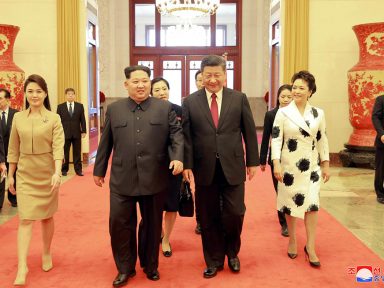 Kim Jong-Un reúne-se com Xi Jinping em Pequim