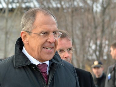 Lavrov sobre os serviçais dos EUA: “em nosso ouvido, murmuram pedidos de desculpas”