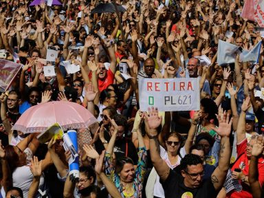 Servidores voltam às ruas contra reforma da Previdência paulista