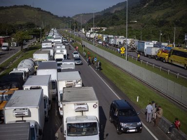 Greve contra preço extorsivo do diesel se alastra pelo país