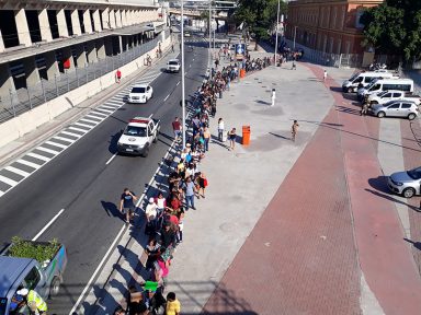 30 mil fazem fila por emprego no Rio de Janeiro