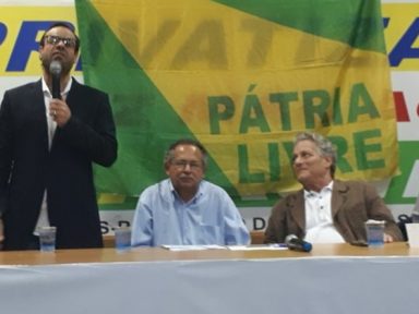 Brizola Neto alerta: “estão esquartejando a Petrobrás para vendê-la”