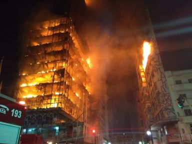 Incêndio destrói prédio federal em São Paulo e deixa vítimas