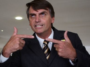 Bolsonaro diz que é um ignorante em economia e que problema social se resolve com chumbo