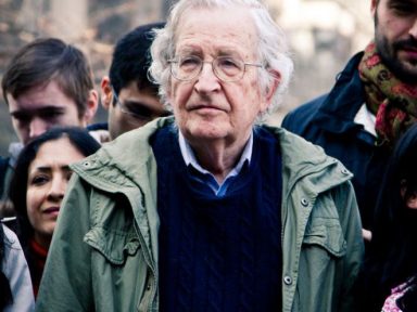 Para Chomsky, quem sucumbiu “à maldição da corrupção deve fazer autocrítica muito séria”