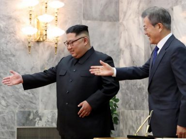 Líderes coreanos Kim e Moon fazem nova reunião em Panmunjom
