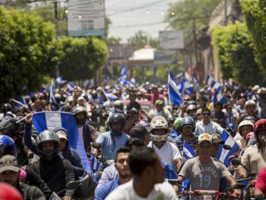 Nicarágua levanta-se contra governo e Exército defende diálogo