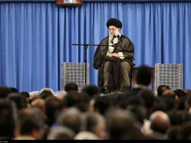 Irã: líder Khamenei diz que os EUA tentam empurrar ‘muçulmano contra muçulmano’