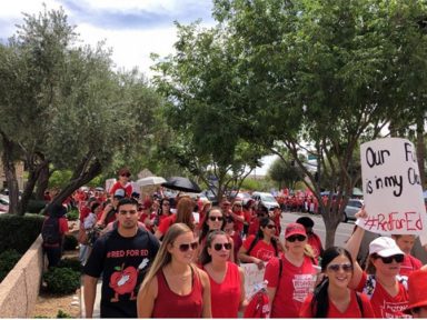 EUA: professores do Arizona em greve por salário e verba para o ensino público