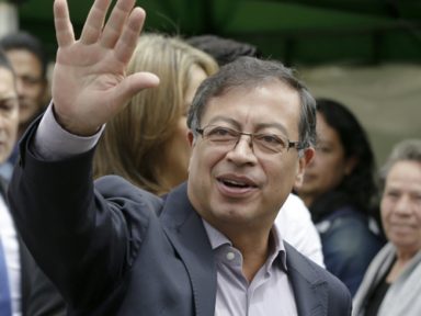 Colômbia: Petro enfrenta marionete de Uribe e EUA no 2º turno da eleição