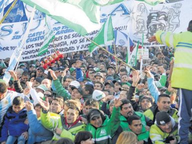 Com greve e marcha, argentinos rechaçam submissão ao FMI