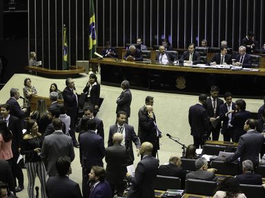 Ladrões aproveitam a Copa para tirar 3,5 bi de barris da Petrobrás