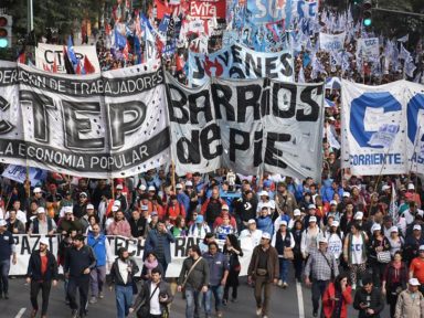 Argentinos convocam greve geral contra tarifaço de Macri