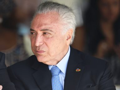 Presidente corrupto e incapaz abala câmbio e afunda a economia