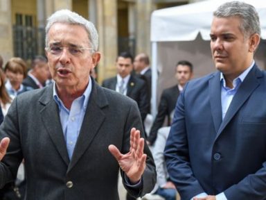 Poste indicado por Uribe é eleito com 28% do eleitorado colombiano