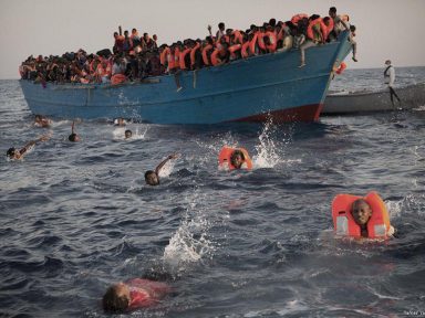 Naufrágio tira vida de 46 africanos que tentavam atravessar o Mediterrâneo