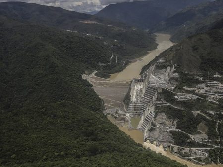 Risco de ruptura em obra da Camargo Corrêa ameaça 130 mil colombianos