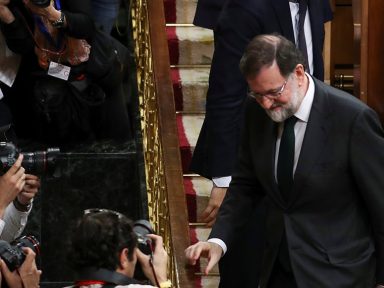 Espanha: corrupção e 7 anos de arrocho derrubam premiê Rajoy